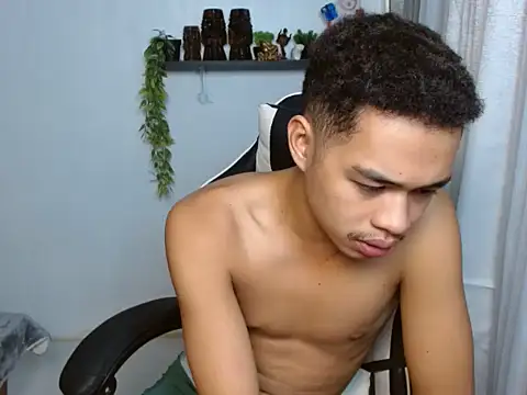 Chat XXX en directo de curlyasian_njxx