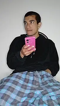 Thick_Cock 现场XXX聊天