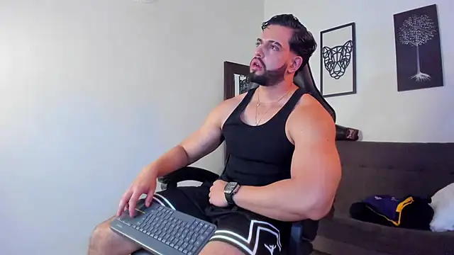 Justin_kingX7 élő XXX-chatje