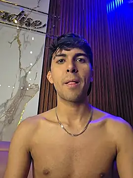 RodrigoColby2のライブXXXチャット