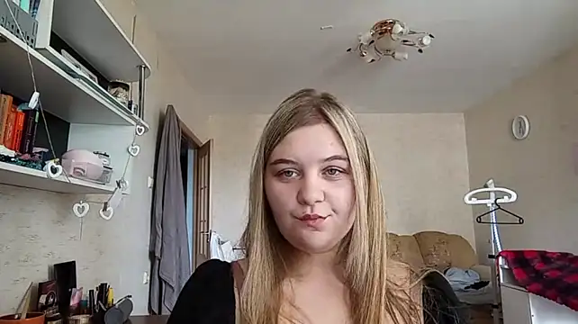 TypicalWoman's Webcam Show