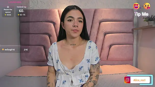 alice_rose5's Webcam Show