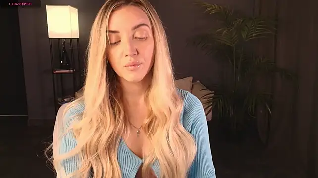 White_F0x's Live XXX Chat