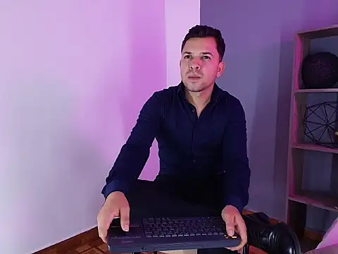 צ'אט XXX בשידור חי של Hey_Noaah