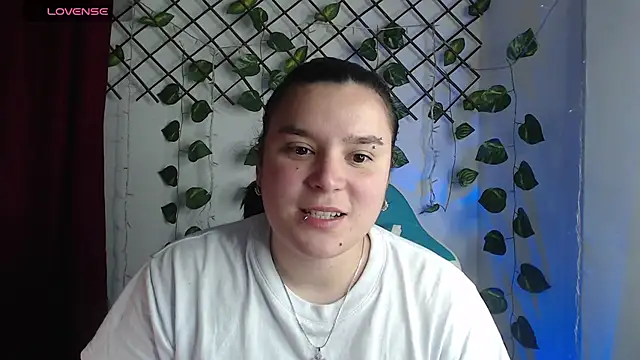Nika_1_ Chat XXX in diretta