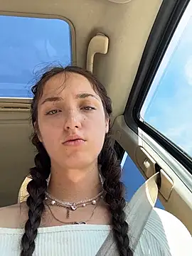 DollyTall Pertunjukan Webcam