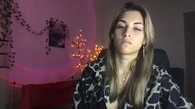 Rossy_Vega 现场XXX聊天