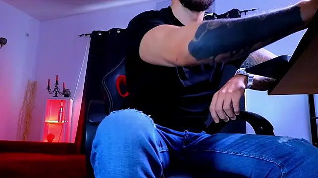 XXX chat uživo modela MightyAaron66