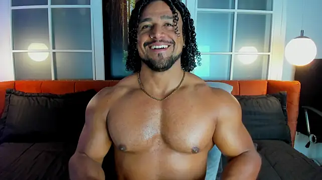 MikeEstevess Show in webcam
