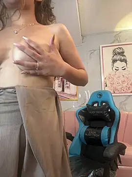 bella_vibess_s' Live XXX Chat