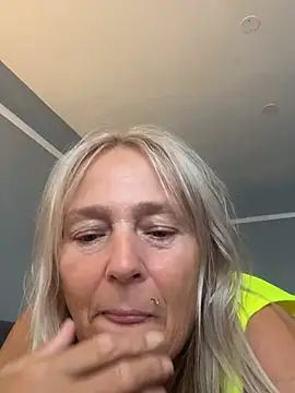 Show de Blondnboujee53 na webcam