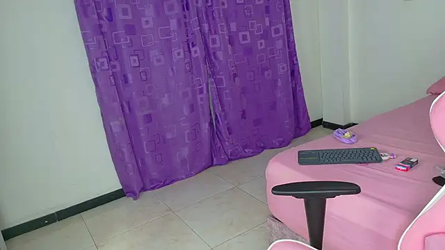 VekyCherry's Live Chat Room