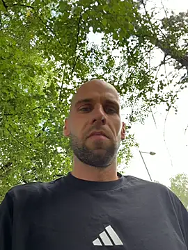 Oliver_outside live XXX chat