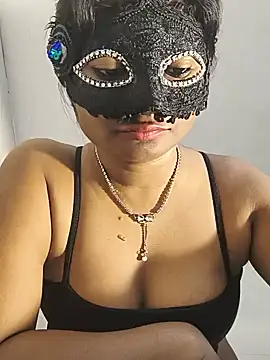 DIRTYSECRET_QUEEN_07 Adlı Modelin Canlı XXX Sohbeti