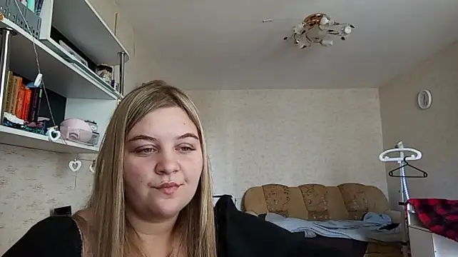 TypicalWoman Chat XXX live