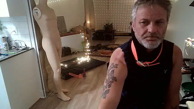 SilverandFox's Live XXX Chat