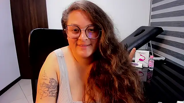 SaraThonson_ live XXX chat