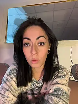 BrattyYanii Pertunjukan Webcam