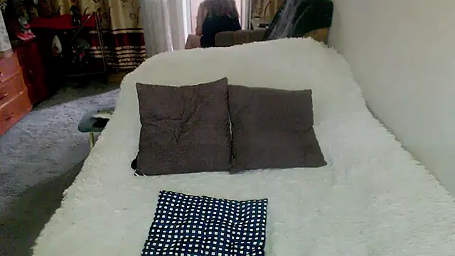 Juliamodest1 live XXX chat