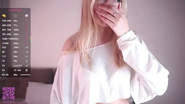Chat +18 de CandiceDorce ao vivo