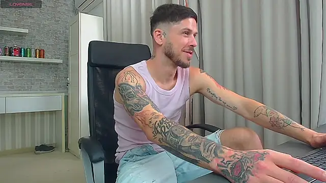 JonahShaw Live XXX-chat