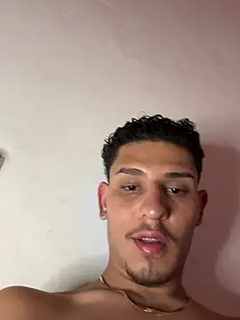 mikelle212 live XXX chat