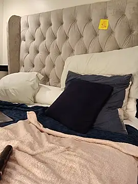 Nattybae009 Adlı Modelin Canlı XXX Sohbeti