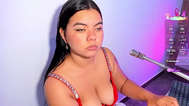 klhoe_boobs' Live XXX Chat