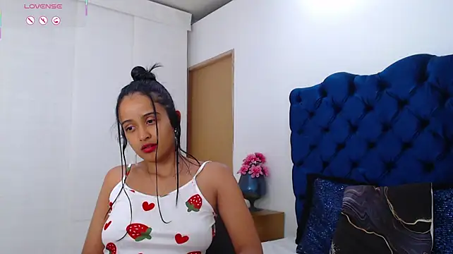Lili666_ লাইভ XXX চ্যাট