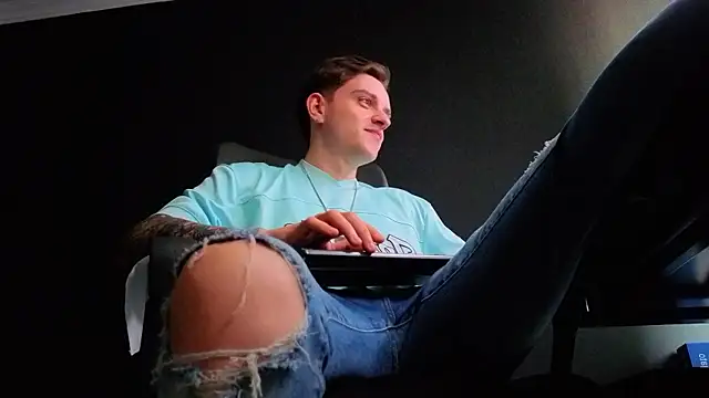 FelixStarkk Adlı Modelin Canlı XXX Sohbeti