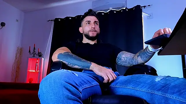 MightyAaron66 Live XXX-chat
