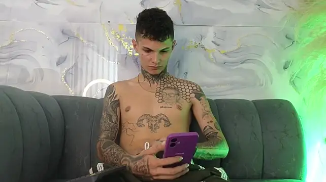 Paulo_527 élő XXX-chatje