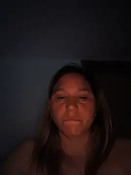 LauraReevesのライブXXXチャット