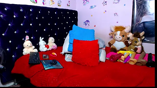 ShantalsSecret live XXX chat