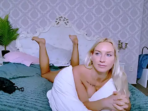 Show modela Kayleen_B na web-kameri