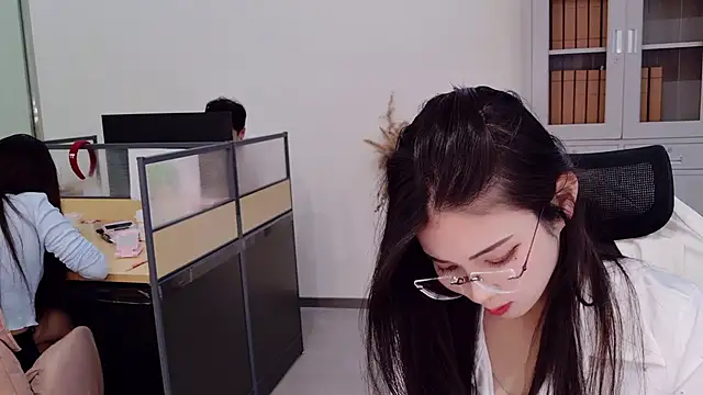 yangyang-777 网络视讯表演