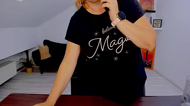 LollaGirl Live XXX-chat