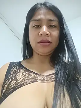 Chatroom XXX en direct de LexyJohnnes_