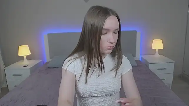 MarliinNova Adlı Modelin Canlı XXX Sohbeti