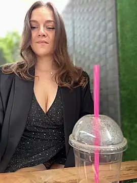 CrazyTori Adlı Modelin Canlı XXX Sohbeti