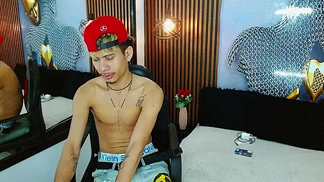 Skinny_cute_Alyer's Webcam Show