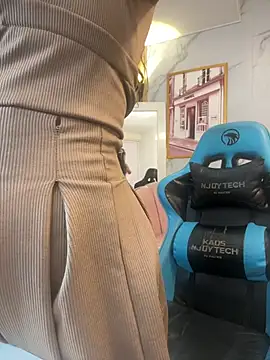 bella_vibess_s' Live XXX Chat