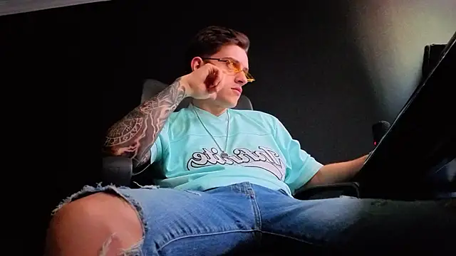 FelixStarkk Live XXX Chat