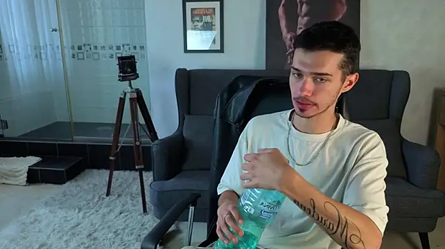 Chat +18 de KaydenDrew ao vivo