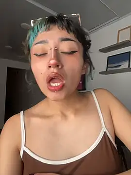 baby_akuma_'s Live XXX Chat