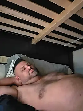 Roddog18 XXX чат на живо