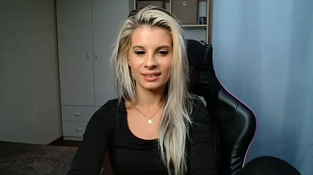 KristineGlow 라이브 XXX 채팅