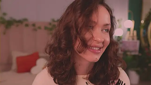 Meow_Nancy Adlı Modelin Canlı XXX Sohbeti