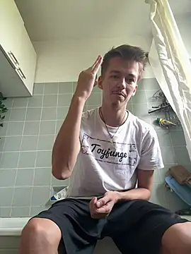 Toyjungee élő XXX-chatje