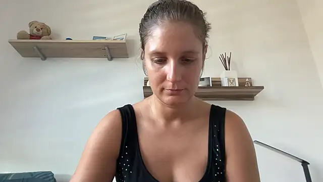 jennifer11772 Adlı Modelin Canlı XXX Sohbeti